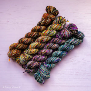 
            
                Load image into Gallery viewer, Hand dyed yarn bundle 4ply
            
        