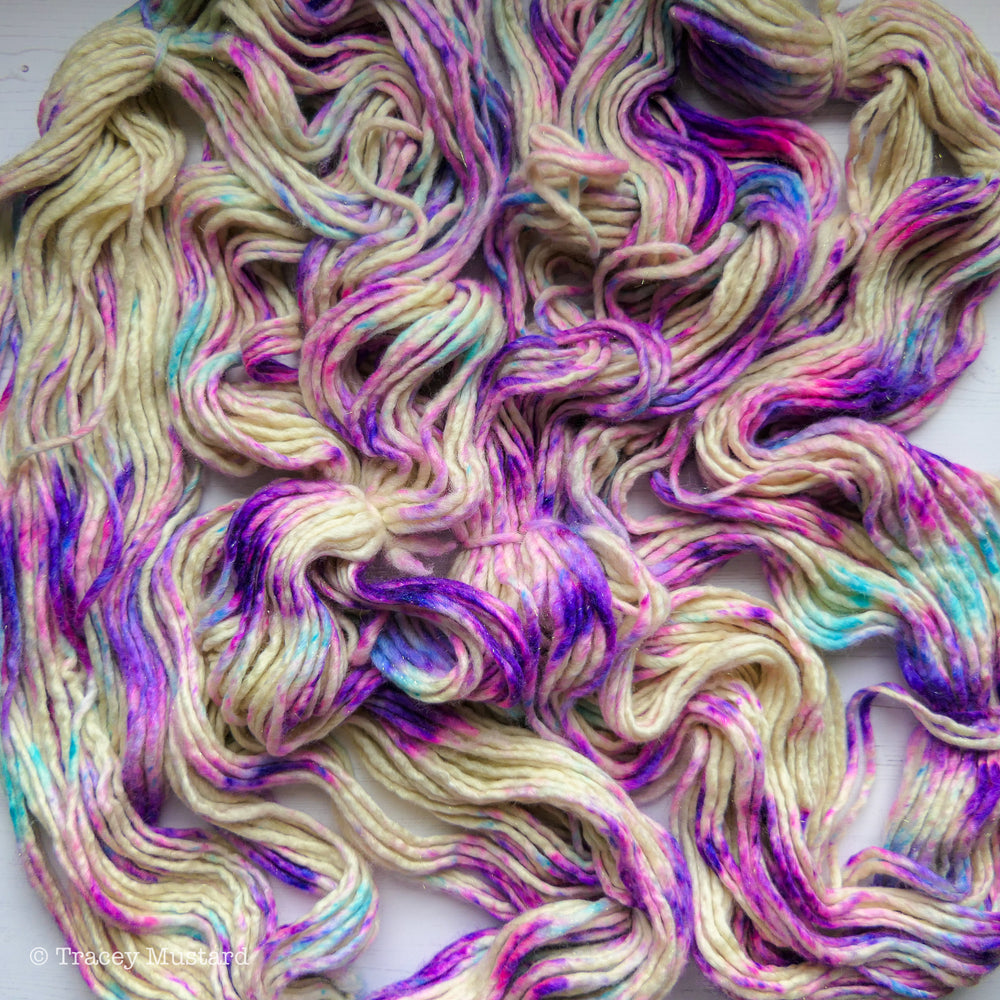 
            
                Load image into Gallery viewer, Purpley Blue // Super Chunky BFL/Silk/Stellina 200g // RTS
            
        