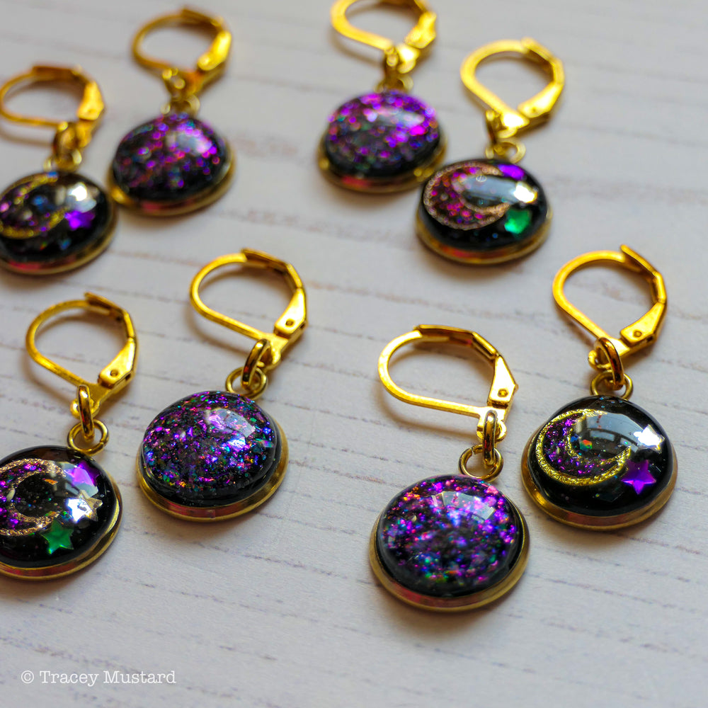 
            
                Load image into Gallery viewer, Space Duo // 2 x handmade resin stitch markers
            
        