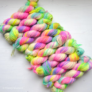 
            
                Load image into Gallery viewer, Sparkly Rainbow Splash // Super Chunky BFL/Silk/Stellina 100g // RTS
            
        